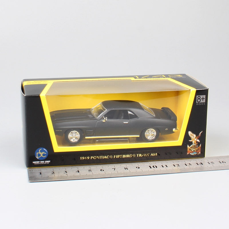 Yat Ming 1:43 Scale 1969 Pontiac Firebird Trans AM Classic Metal Car Model Toy Road Signature White Replicas Miniatures